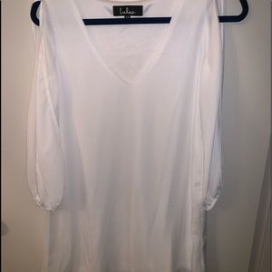 Quarter length sleeve white flowy Lulus dress!!